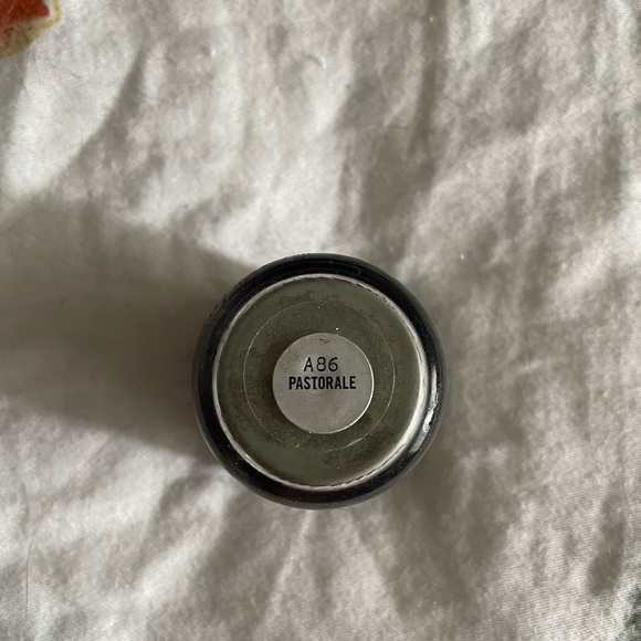 MAC Pigment in Pastorale - Picture 2 of 3